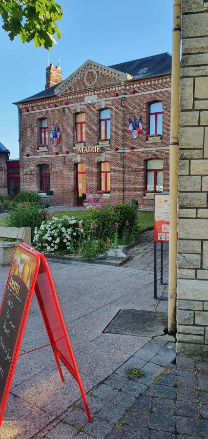 Hotel Restaurant Du Commerce Poulainville Dış mekan fotoğraf